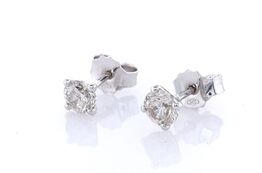 1,02 ct.naturlige diamantørestikker, 14kt. hvidguld