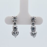 3,09 ct. laboratorieskabt diamantørestikker, 14kt. hvidguld, HRD