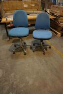 2 stk Elektriske hævesænkeborde med stole 