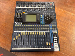 Mixerpult YAMAHA 01V96