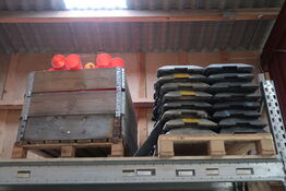 Ca. 48 stk. Afspærringscylinder med fødder