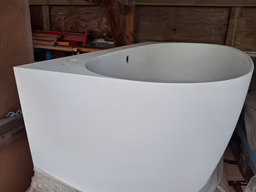 Strømberg Arden Back-To-Wall badekar 1580 x 860 mm - Mat hvidt. ARD1674-BTW