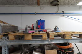 2 stk fliseskærer og en varmeblæser