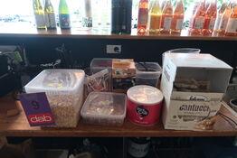 Diverse snacks & sugerør