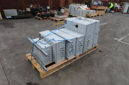 Palle med diverse el skabe