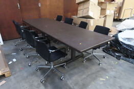 Mødebord med 8 kontorstole