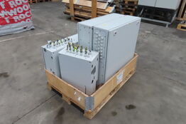 Palle med diverse el skabe