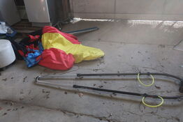 Windsurf bom med sejl samt div. Udstyr