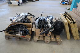 2 paller med hjulskærme, kædeskærme, cykelkurve m.m.