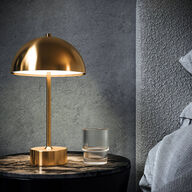 Opladelig bordlampe LIGHTS COPENHAGEN Oslo Guld