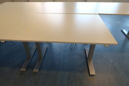El. hæve/sænke skrivebord KINNARPS
