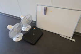 Whiteboard, fodstøtte, 2 stk. ventilatorer