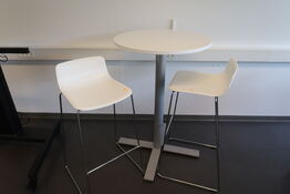 Barbord KINNARPS med 2 stk. barstole FREDERICIA FURNITURE