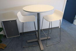 Barbord KINNARPS med 2 stk. barstole FREDERICIA FURNITURE