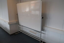 Whiteboard på hjul samt whiteboard