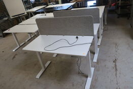 2 stk. el. hæve/sænkebord  m/afskærmning