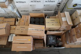 Palle med div. hårprodukter fra bl.a. INSIGHT 