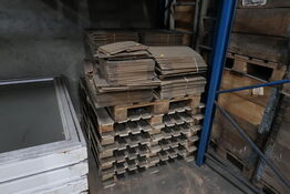 Paller samt div. Papkasser