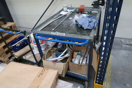 Opbevaringsvogn med indhold