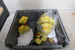 Kasse med div. Varelager og reservedele KINETROL