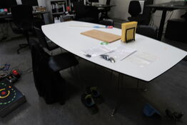 Mødebord PAUSTIAN SPINAL med 4 stk. mødestole PAUSTIAN