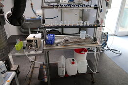 Teststation med div. Trykmålere m.m. (pumper medfølger ikke)