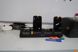 2 stk. håndterminaler HONEYWELL med lader