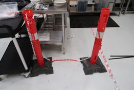 3 stk. afskærmingspæle med snor