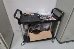 Opbevaringsvogn med indhold