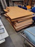 Palle med bordplader. 