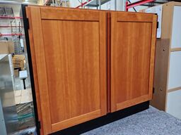 4 kontorskabe Med to låger. 