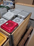 Parti metalkasser. Assorterede. 