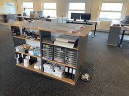 Skranke med kontorartikler