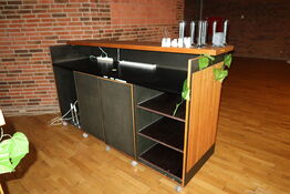 Mobilbar med indhold