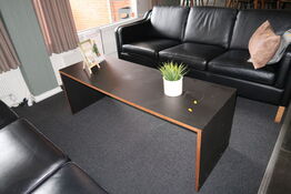 Sofabord med indhold