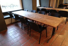 8 stk. stabelstole (borde medfølger ikke)