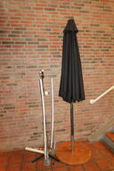 Parasol samt 2 stk. stativer
