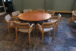 Klapbord med 8 stk. spisebordsstole