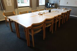 6 stk. mødeborde MAGNUS OLESEN med 14 stk. mødestole