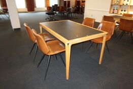 Bord MAGNUS OLESEN med 4 stk. spisebordsstole