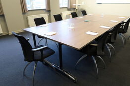 2 stk. foldeborde med 5 stk. mødestole HÅG H05 Visit