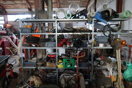 Lagerreoler med div. Værktøj og reservedele (generator medfølger ikke)