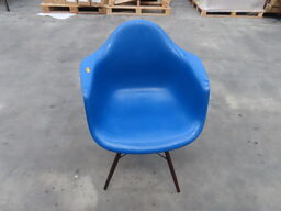Stol VITRA EAMES