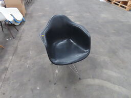 Stol VITRA EAMES