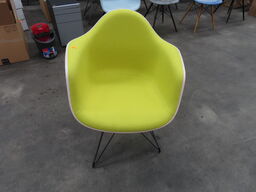 Stol VITRA EAMES