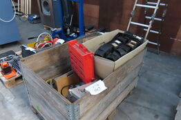Palle med bajonetsav, svejser mv. 