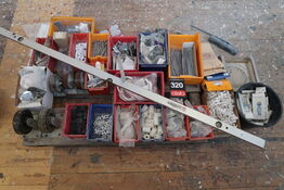 Stort parti forbrugsvarer 