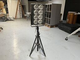 Spot på Tripod stativ 