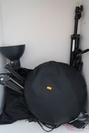 Indhold i skab bla. Elektronik