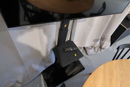 Fladskærms-tv 43" m. stativ  SAMSUNG Type: UE43TU6905 Model: UE43TU6905KXXC